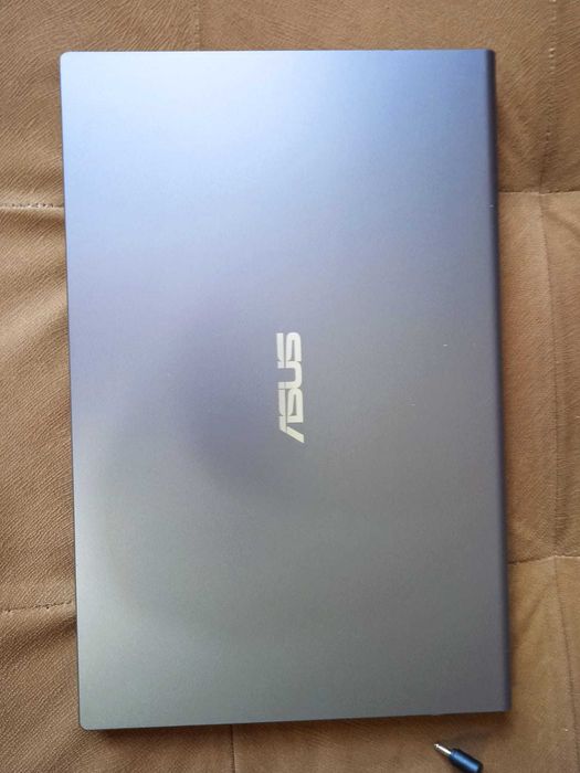 Asus X515EA 15.6" FHD Intel i3-1115G4 8GB 512 GB SSD отлична батерия