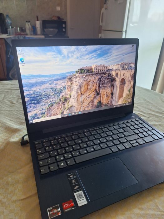 Лаптоп Lenovo ideapad 3