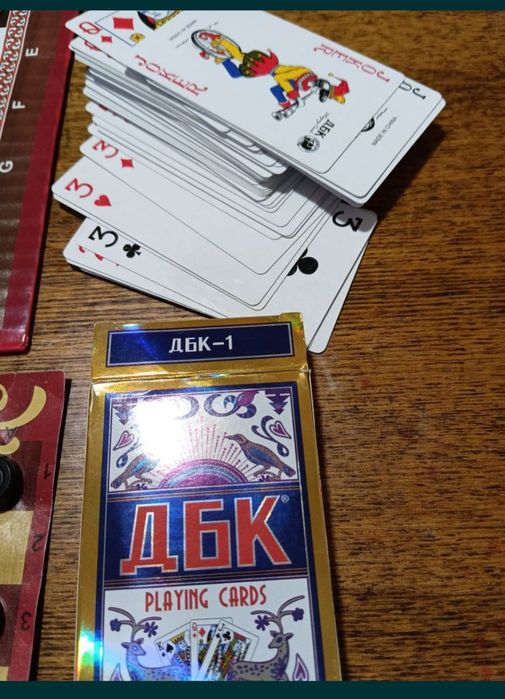 Продам шашки и карты игральные