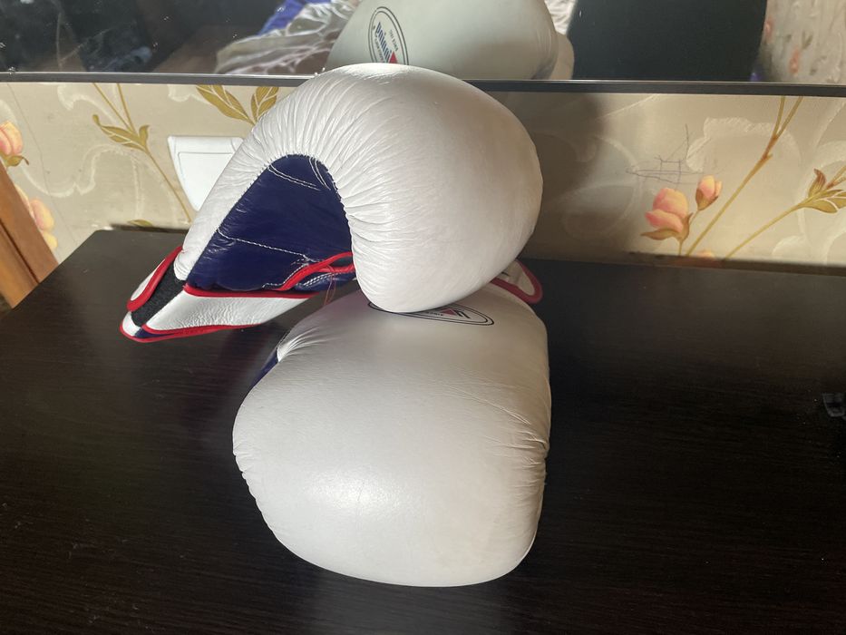 Winning боксёрские перчатки