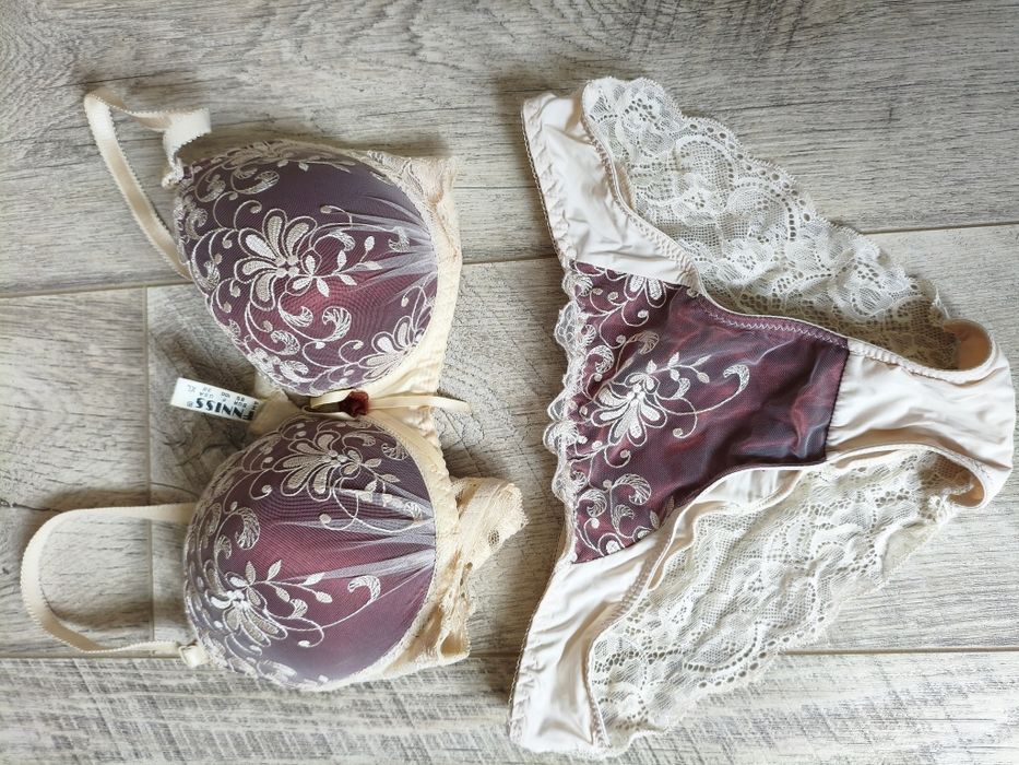 Срочно комплект нижнего белья