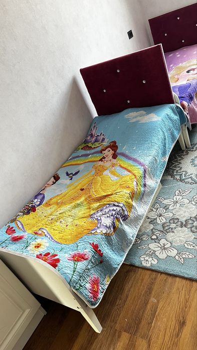 Кровать сатылады без матраса.