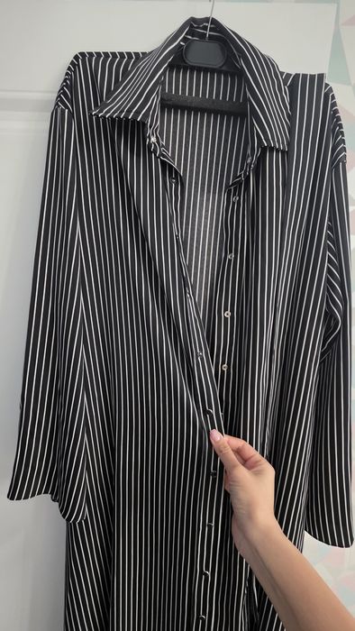 Платье женское модное.