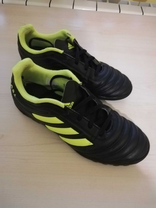 Детски обувки за футбол adidas