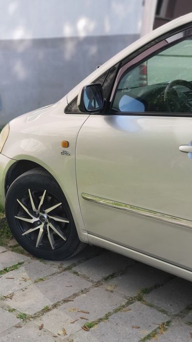 Тoyota Avensis Verso D4D