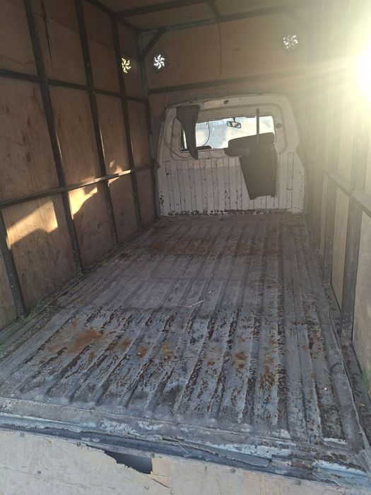 Yuk mashina lifon sotiladi