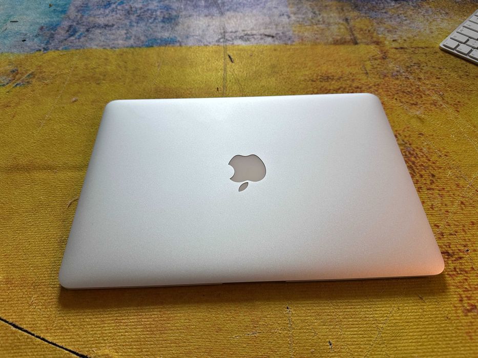 Laptop Apple mACBOOK AIR 2013-2014 impecabil , A1466