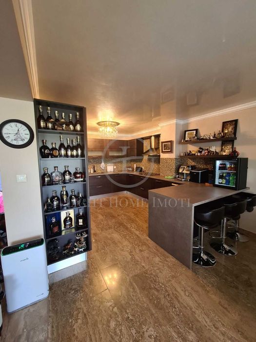 Реф. 2721 Уникален Четиристаен Апартамент / Партерен Гараж