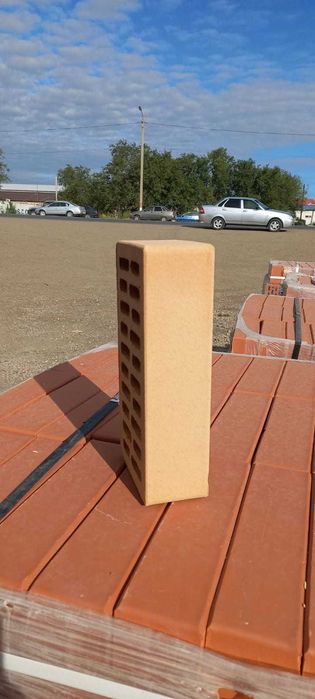 Кирпич на Зират солома