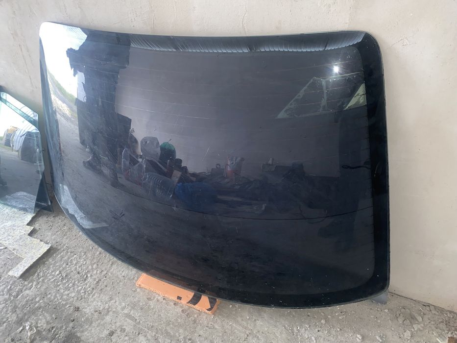 Стекло Audi , C4