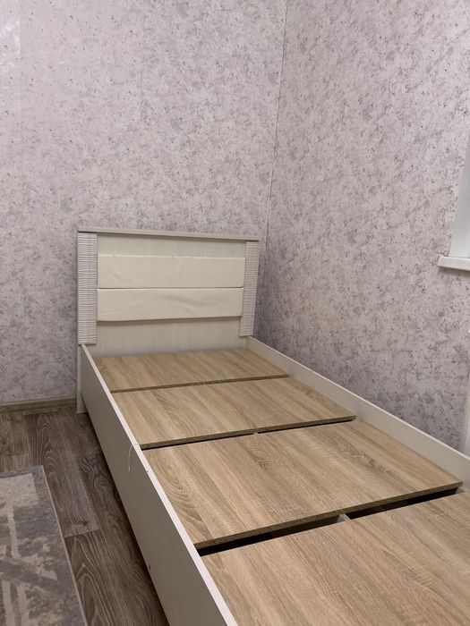 Кровать одноместный с матрасом