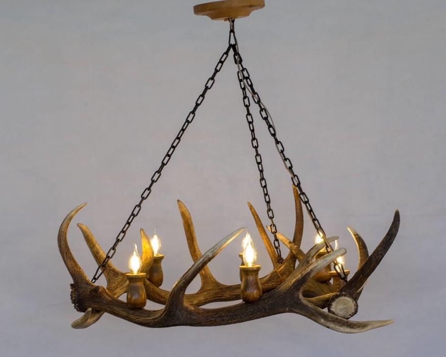 Ръчно изработени осветителни тела от еленови рога!
