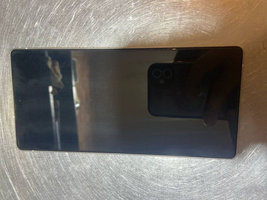 Samsung s25 ultr 12.512 gb