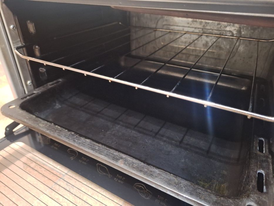 Электропечь.  Продам.