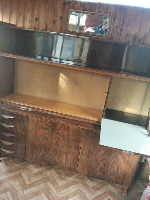 Продам советскую стенку из дерева