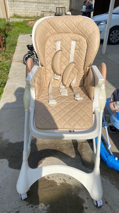 Детский стульчик для кормления