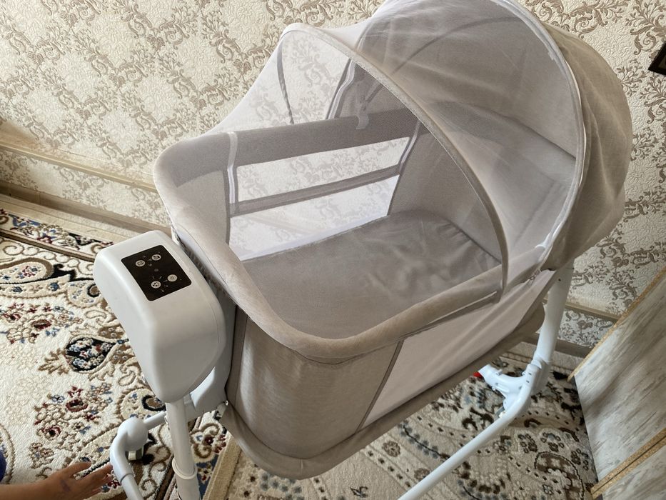 Манеж качалка электорнная