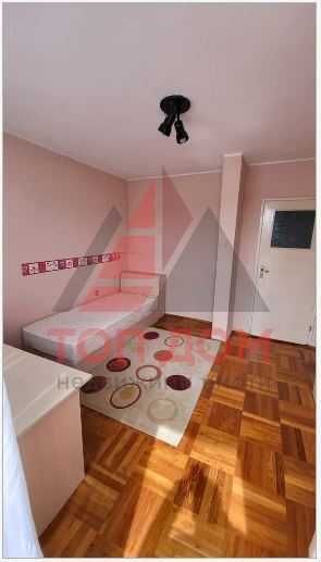 Дава се под наем Многостаен апартамент в Варна, Лятно кино Тракия - 160 кв.м за 714 € - Снимка #1