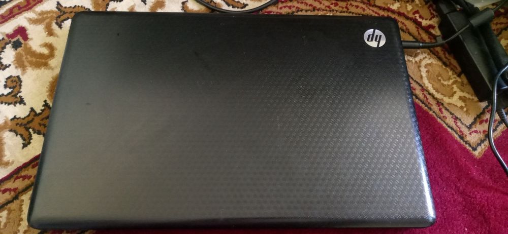 Недорого неработающий ноутбук HP G72 с большим экраном