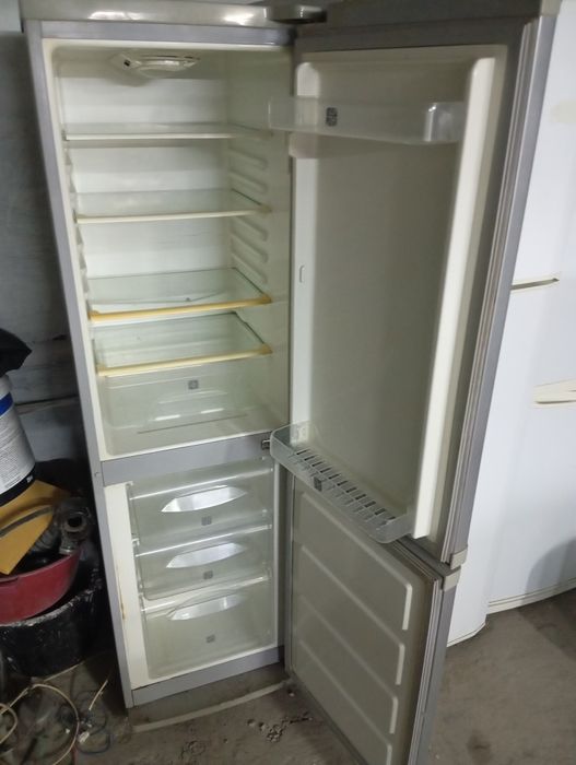 Продам холодильник
