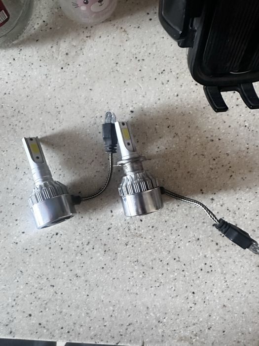 Led лампочки отлично светят