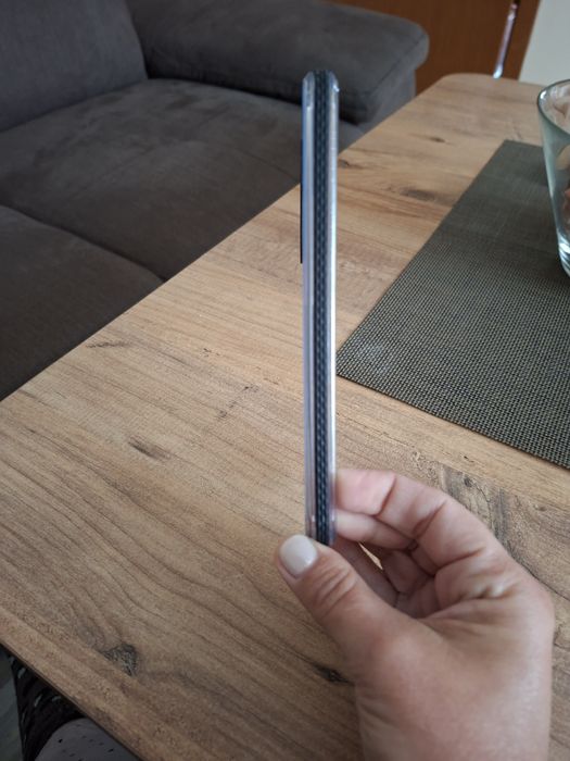 Усилен кейс за Самсунг а56 с подарък нов черен матов