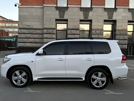 Прокат авто с водителям крузак 200