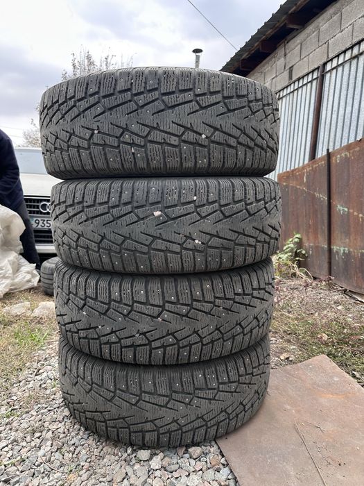 Продам  зимнюю резину265/65/17