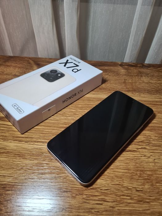 Телефон HONOR X7d 256GB