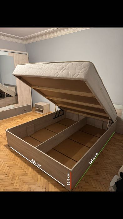 Спалня с гардероб и 2бр. нощни шкафчета