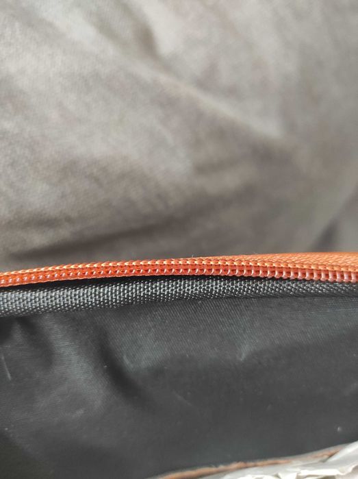 Чанта кожа, свободностояща