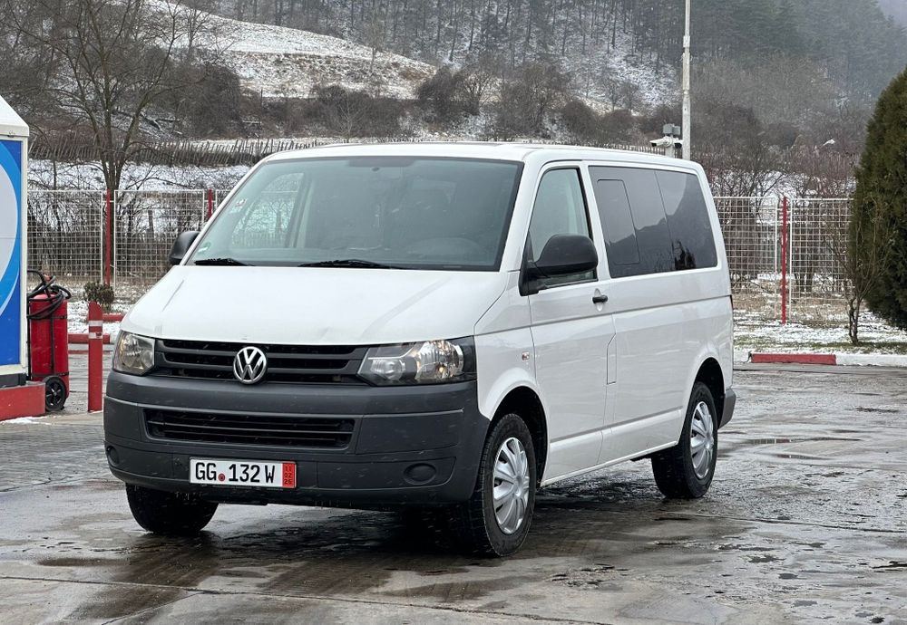 Volkswagen T5 9 locuri/ 2012/ 2.0TDI 102PS