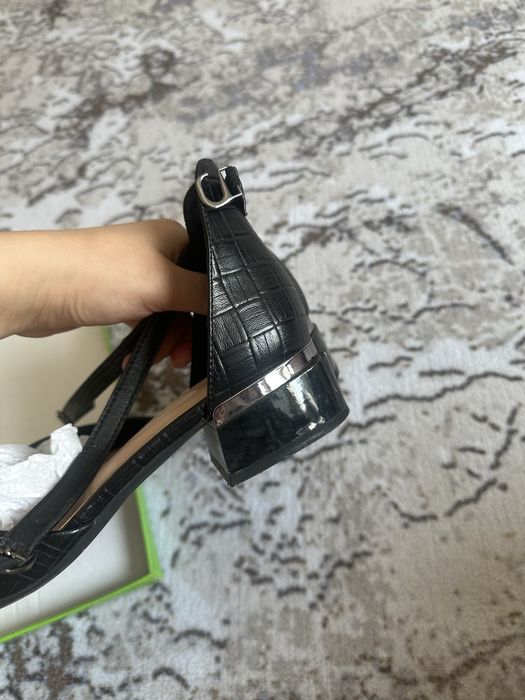 Туфли сотиладиии