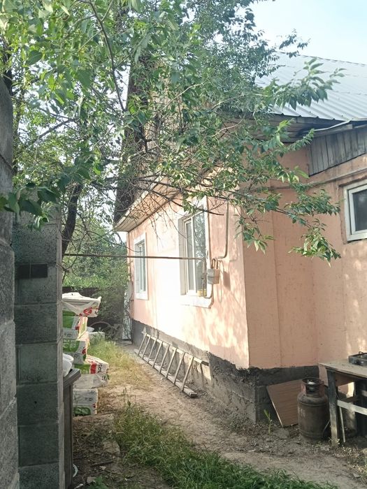 Продам дом на стройматериалы