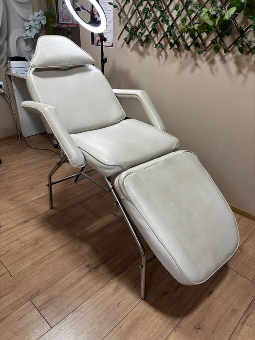 Козметична кушетка