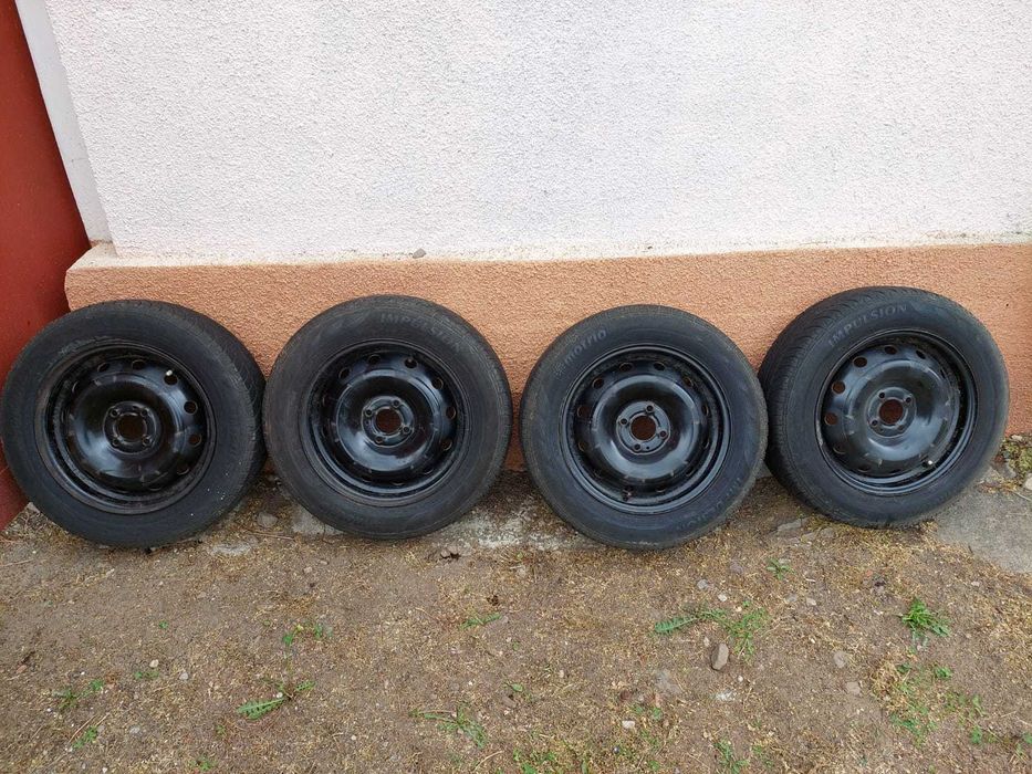 vand 4 jante Ford 15'(Originale) si 4 jante de Logan 15' vechi