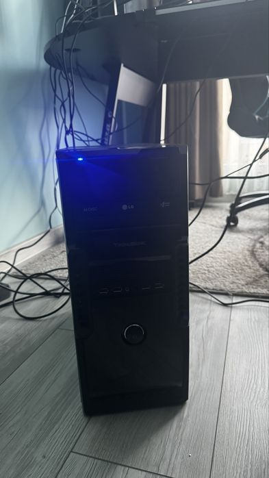 Настолен Компютър