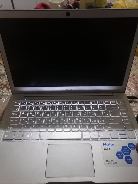 Новтбук 1.20.000 сум айби камера ишламайди  батарейка улган