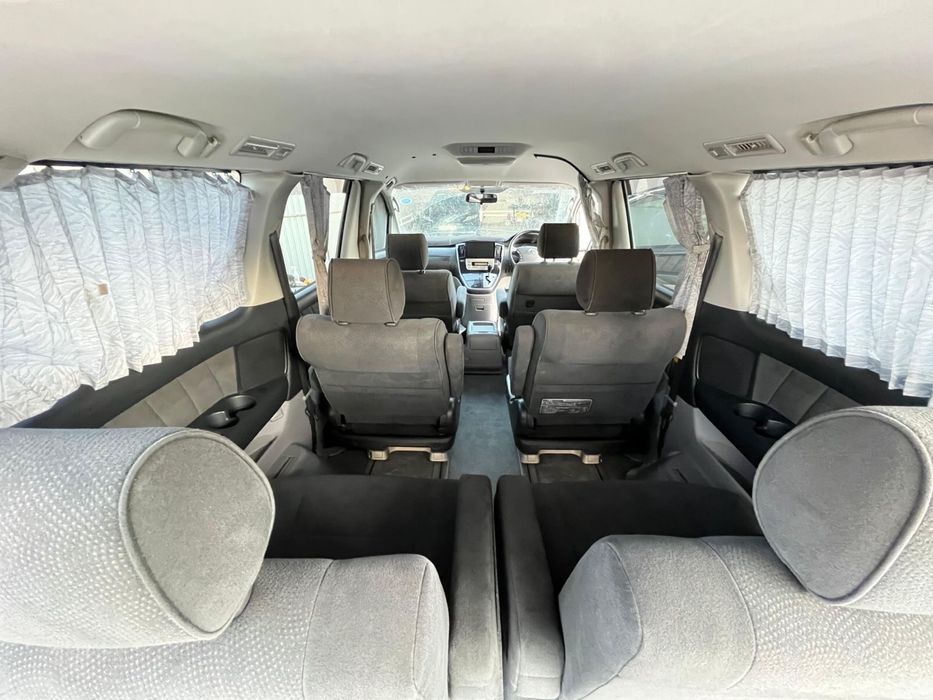 Тойота алфард.