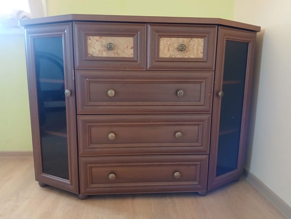 Продам мебель, 2 комода, стенка,диваны