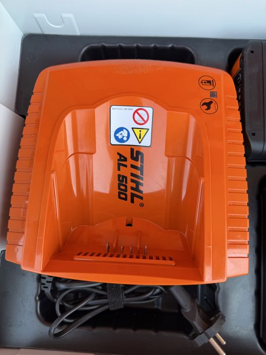 Stihl acumulator , incarcator