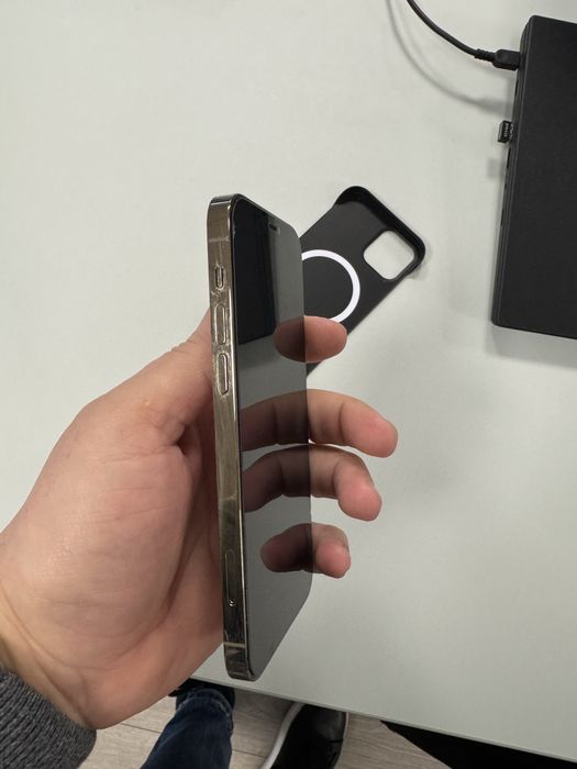 VAND(nu schimb) IPHONE 12 pro 512 gb,neverlock