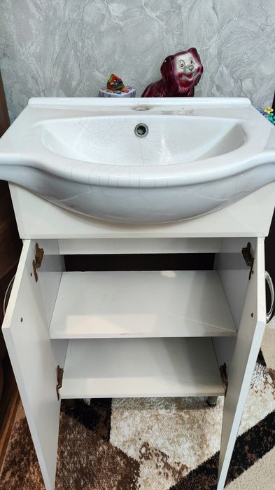 Умывальник с тумбой