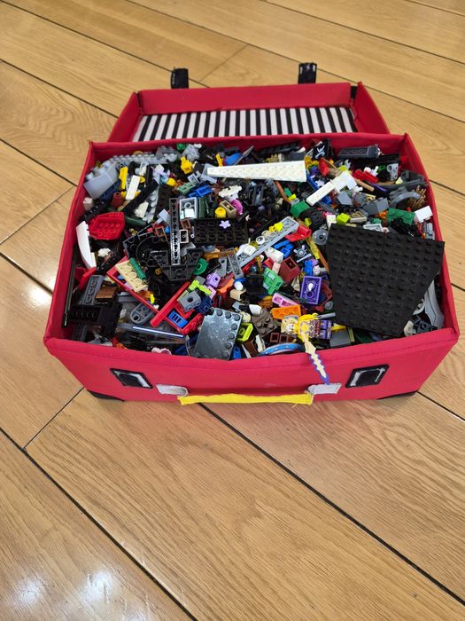 Большой набор оригинальных Lego