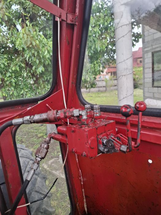 Incarcator frontal cu 4 cilindri pt tractor Utb/Fiat 445, 453, 500, 550, 640, 643, 683