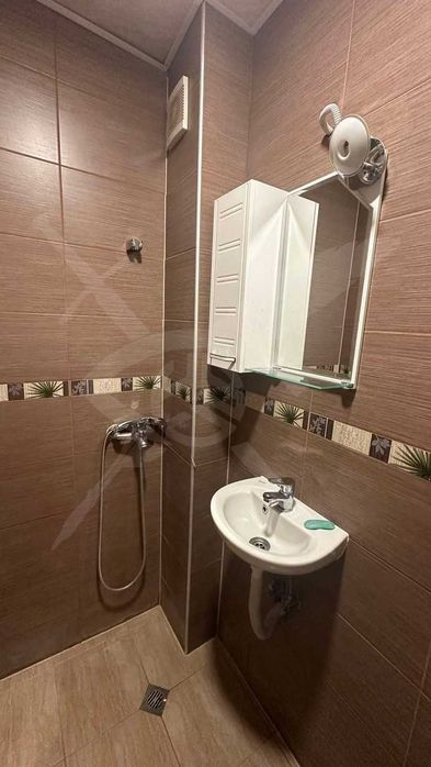 Дава се под наем Двустаен апартамент в Варна, Конфуто - 65 кв.м за 450 € - Снимка #5