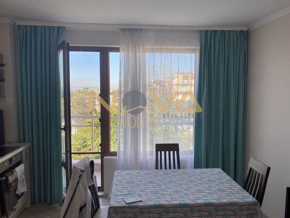 Дава се под наем Тристаен апартамент в Варна, Бриз - 80 кв.м за 707.88 € - Снимка #1