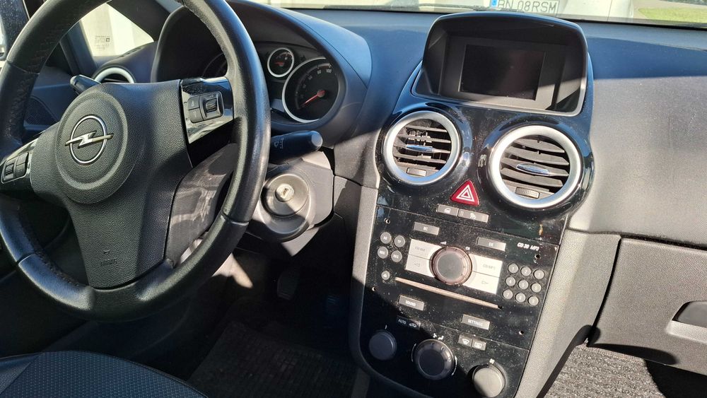 Vând urgent autoturism Opel Corsa!!!