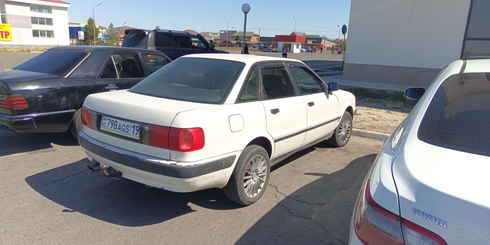 Продам авто Ауди 1992,.