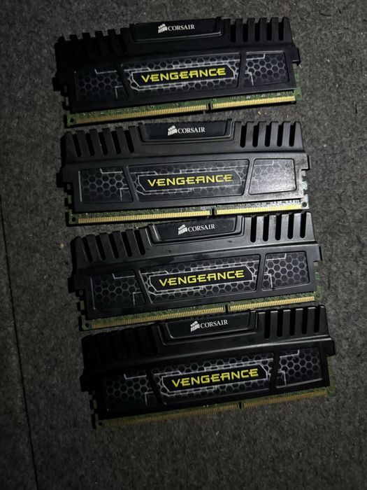 RAM Corsair Vengeance 16GB (4x4GB) DDR3 1600MHz